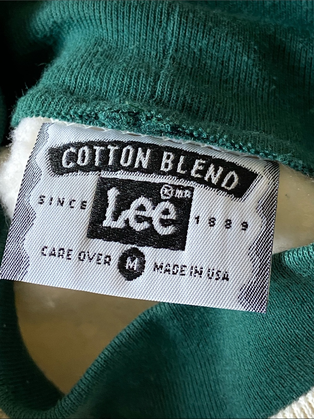 vintage Lee "Autumn Country" sweatshirt from the 1990s Embroidered Design Medium - Picture 6 of 11